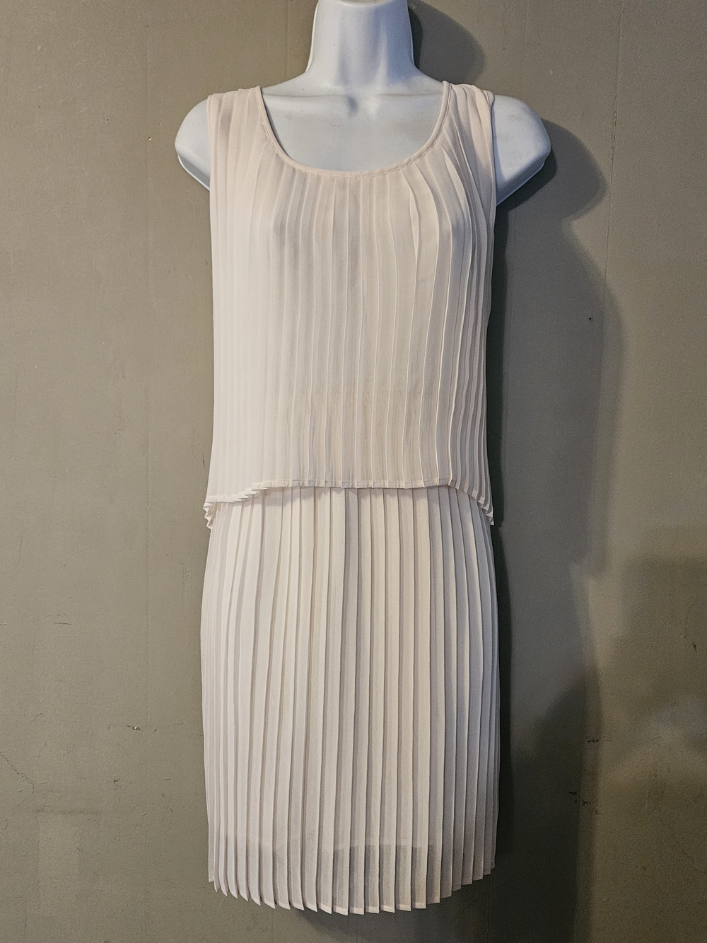 Pleated Sleeveless Shift Dress in Light Blush